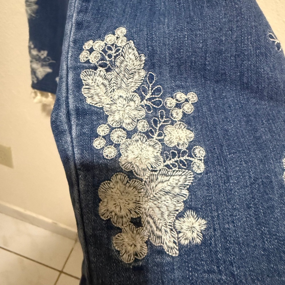 Vintage America Blues Boho Capri Jeans Embroidered Tassel Hem Blue Size 12/31 - Picture 9 of 16